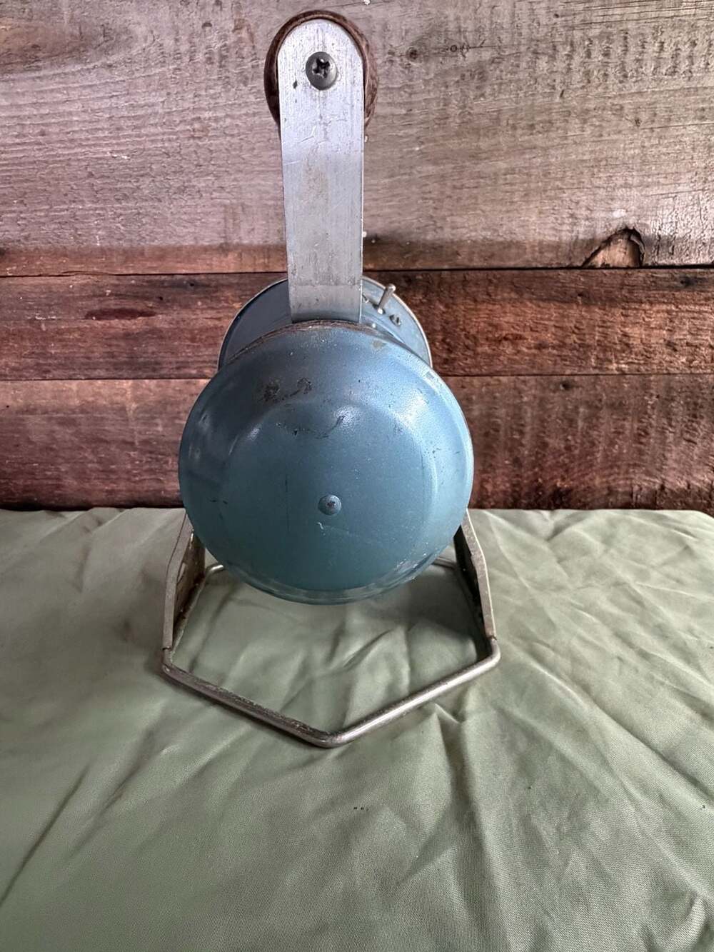 Vintage Star Headlight & Lantern Co. Blue Railroad Lantern with Wooden Handle - Picture 4 of 10